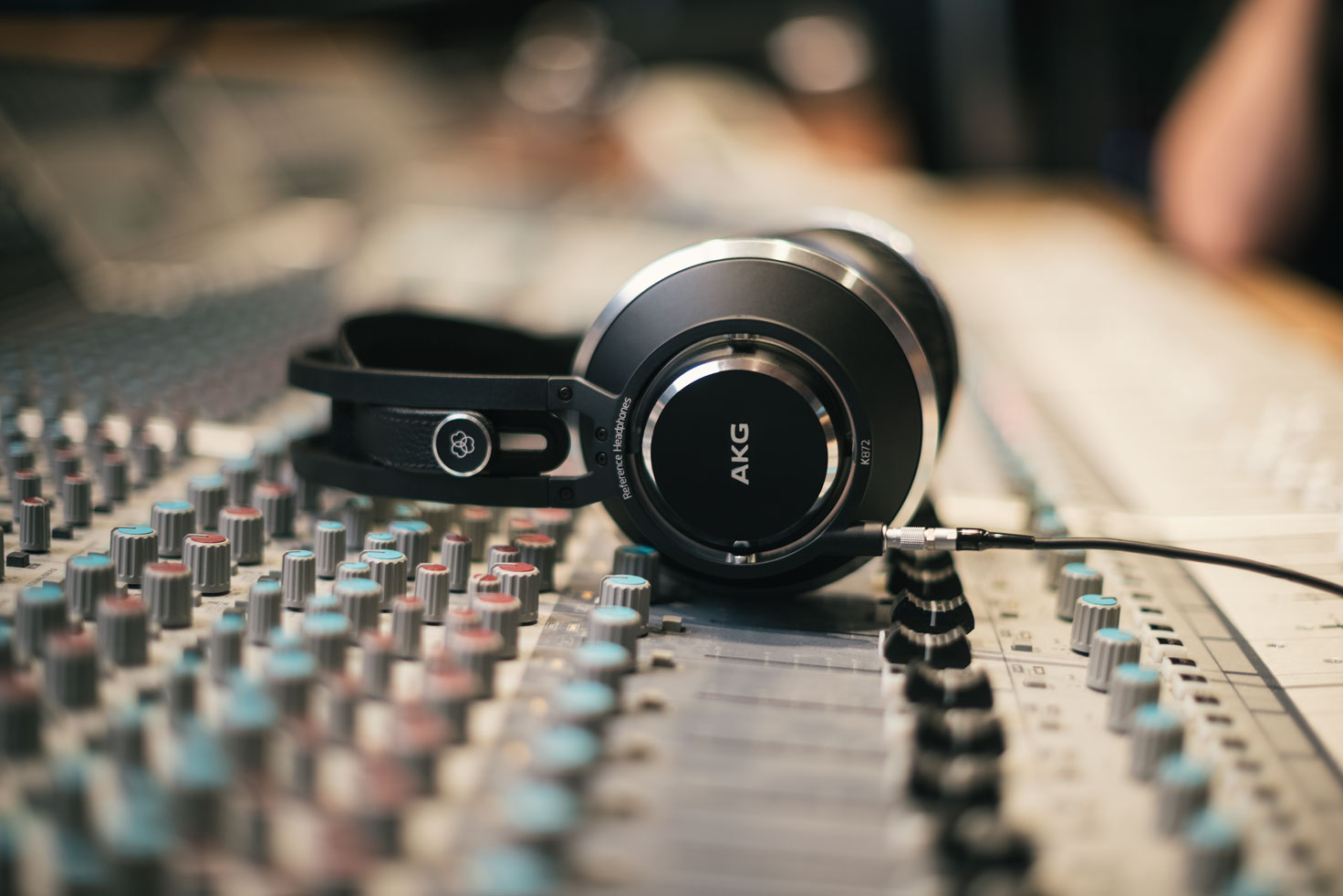 AKG